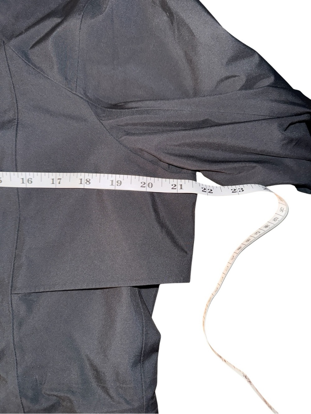 Lululemon Rain Rebel Jacket Black NWT Waterproof Raincoat Sizes 8 & 10 - Picture 11 of 15